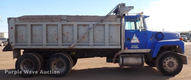 image for item DN2411 1994 Ford LT8000F  dump truck