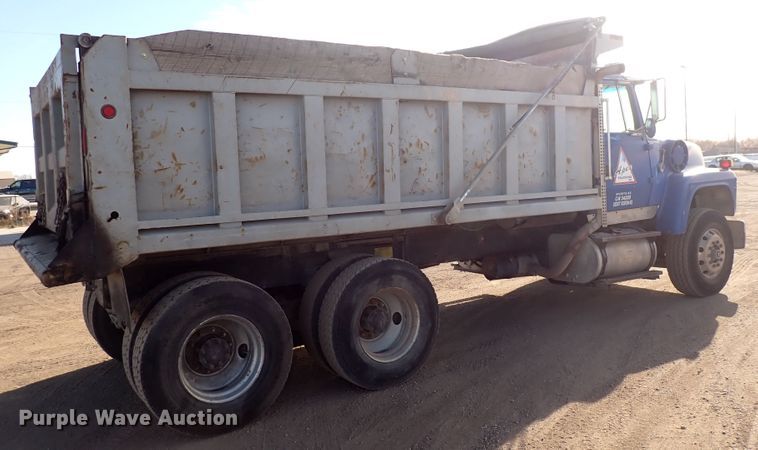 image for item DN2411 1994 Ford LT8000F  dump truck