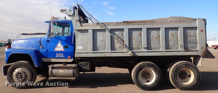 image for item DN2411 1994 Ford LT8000F  dump truck