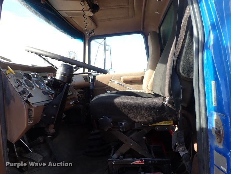 image for item DN2411 1994 Ford LT8000F  dump truck