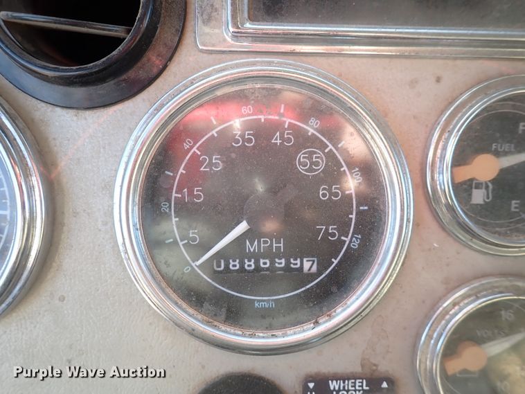 image for item DN2411 1994 Ford LT8000F  dump truck