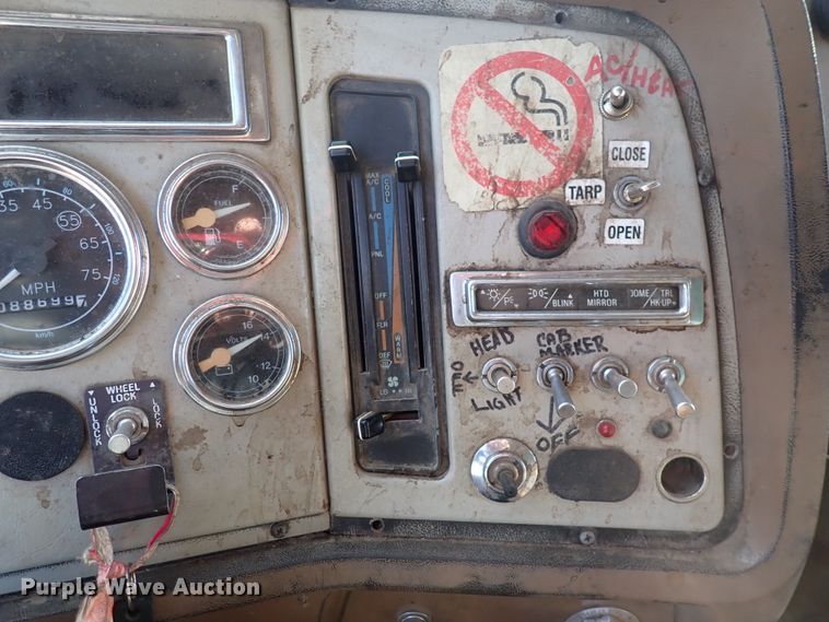 image for item DN2411 1994 Ford LT8000F  dump truck