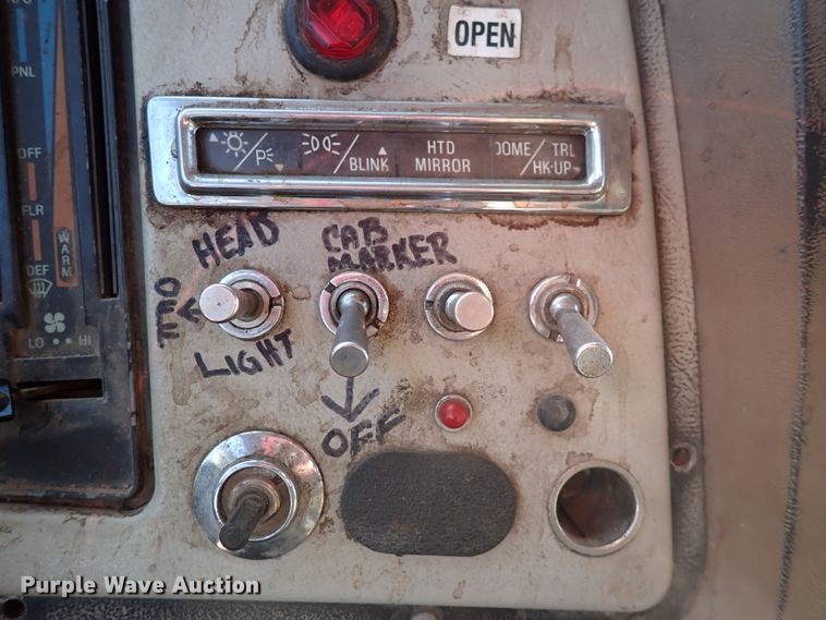 image for item DN2411 1994 Ford LT8000F  dump truck