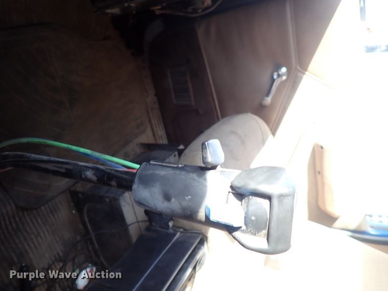 image for item DN2411 1994 Ford LT8000F  dump truck