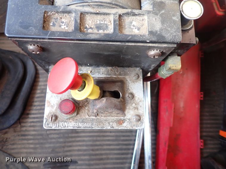 image for item DN2411 1994 Ford LT8000F  dump truck