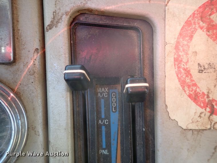 image for item DN2411 1994 Ford LT8000F  dump truck