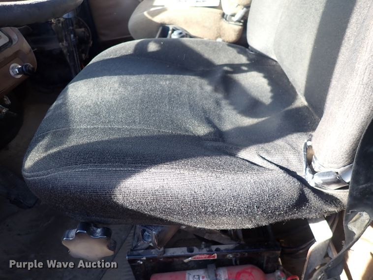 image for item DN2411 1994 Ford LT8000F  dump truck