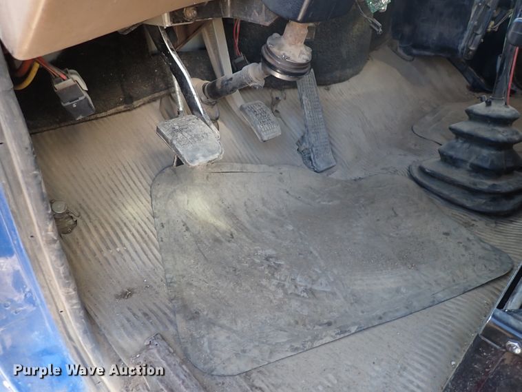 image for item DN2411 1994 Ford LT8000F  dump truck