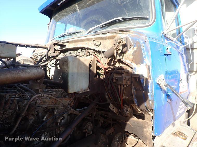 image for item DN2411 1994 Ford LT8000F  dump truck