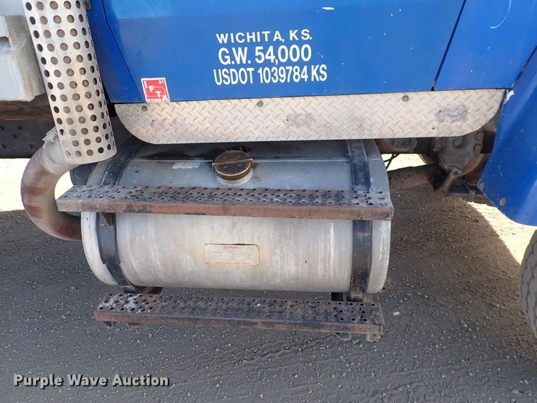 image for item DN2411 1994 Ford LT8000F  dump truck