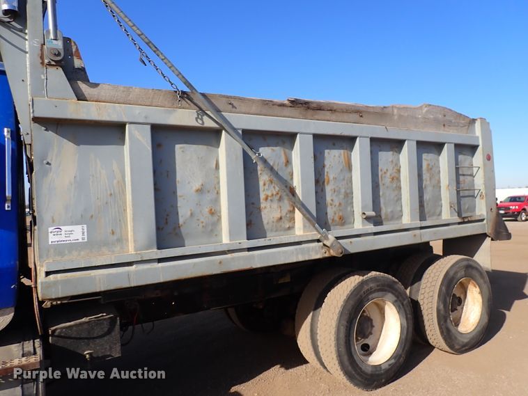 image for item DN2411 1994 Ford LT8000F  dump truck