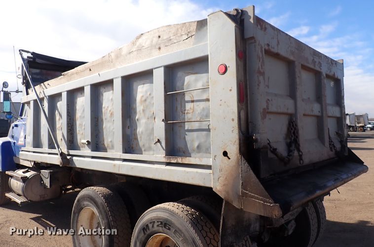 image for item DN2411 1994 Ford LT8000F  dump truck