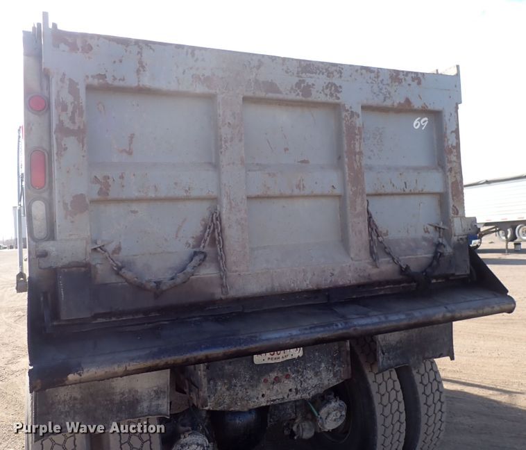 image for item DN2411 1994 Ford LT8000F  dump truck