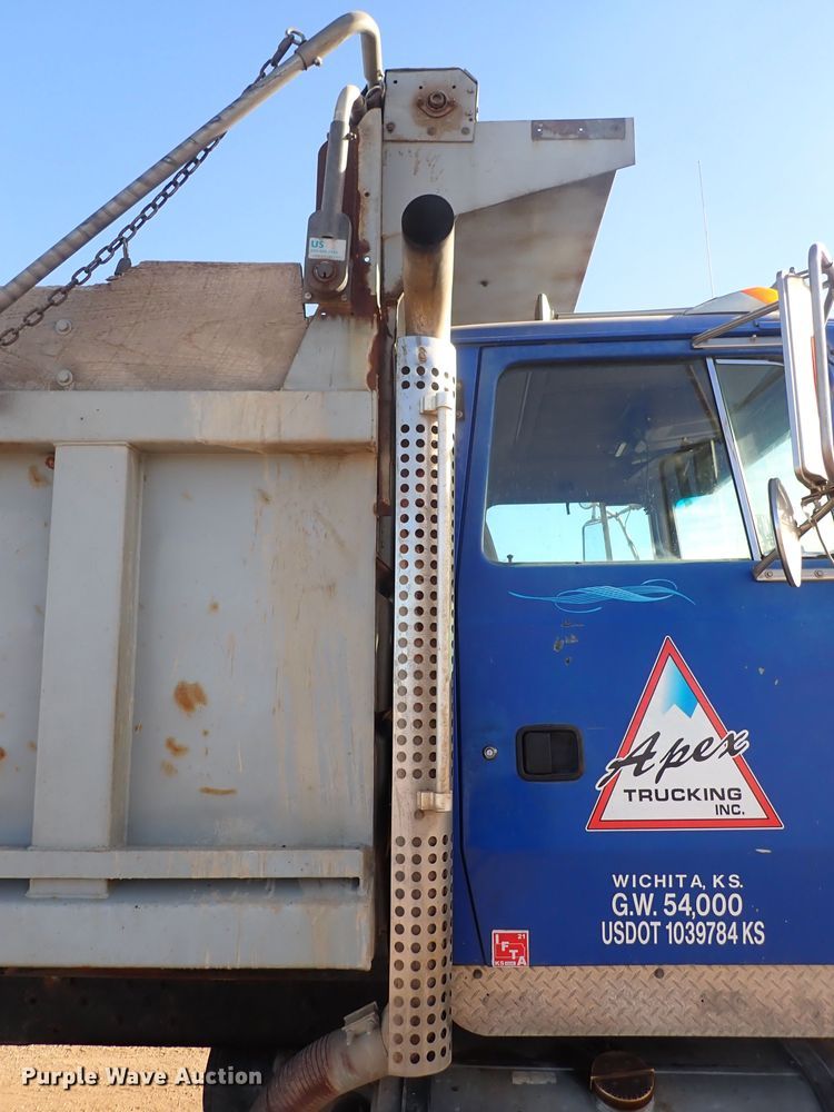 image for item DN2411 1994 Ford LT8000F  dump truck