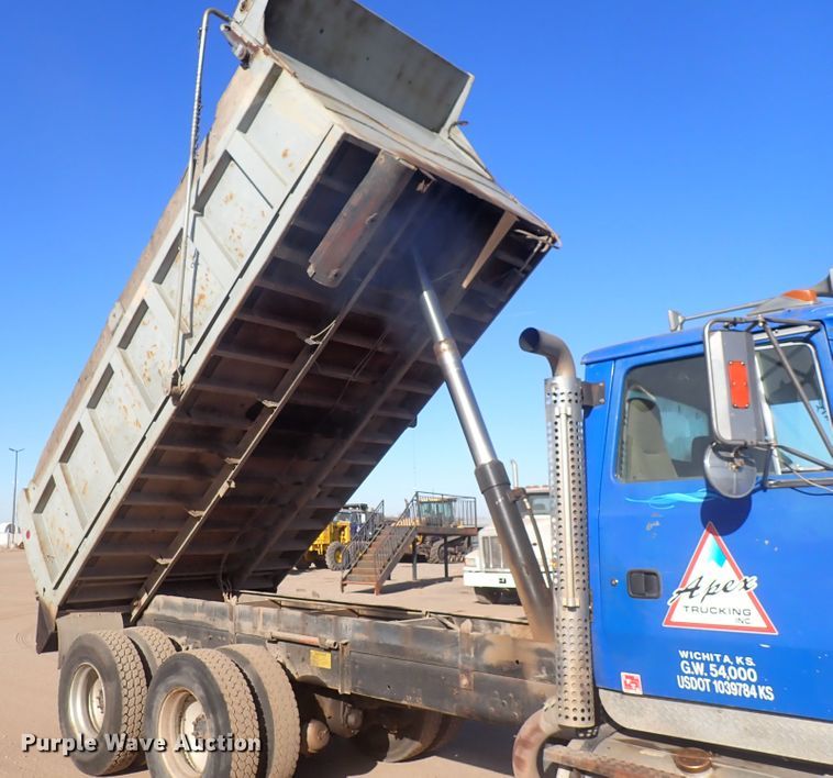 image for item DN2411 1994 Ford LT8000F  dump truck