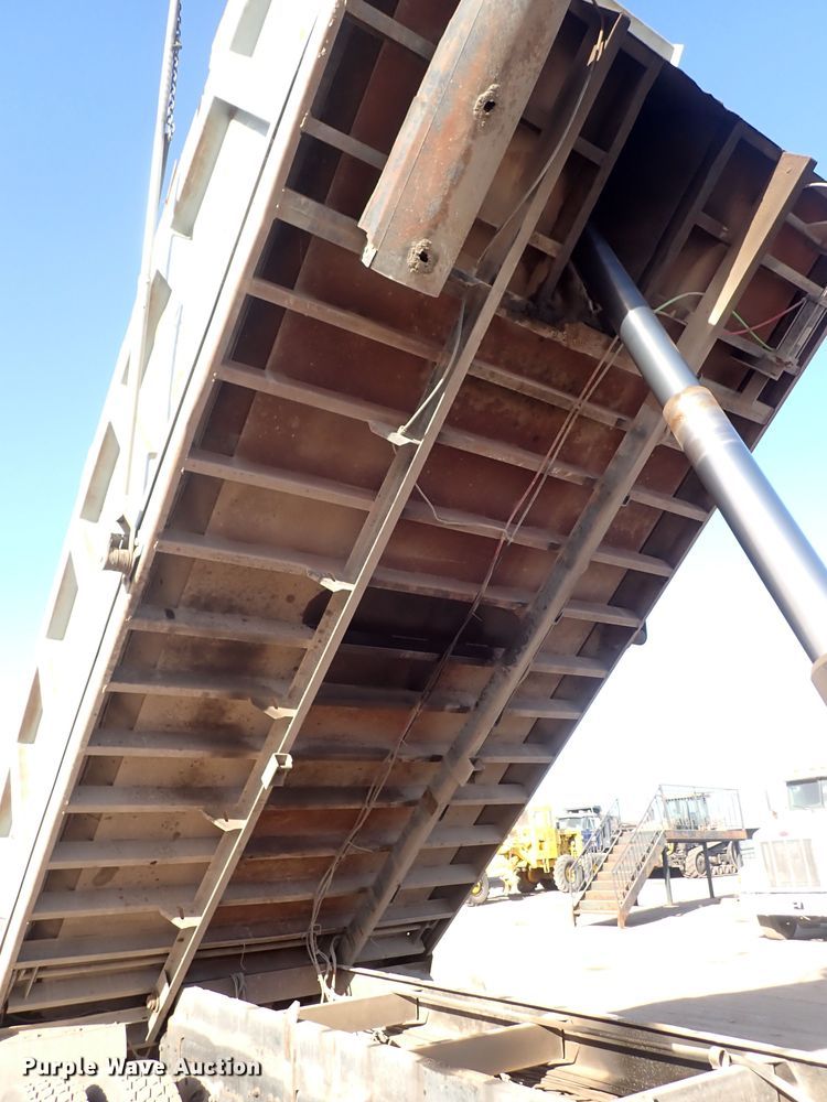 image for item DN2411 1994 Ford LT8000F  dump truck