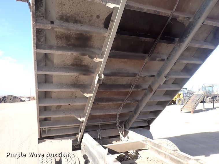 image for item DN2411 1994 Ford LT8000F  dump truck