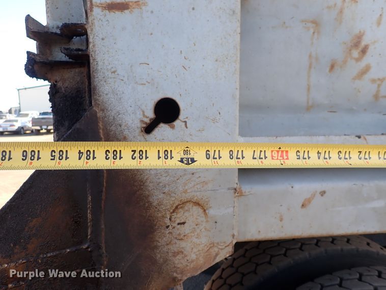 image for item DN2411 1994 Ford LT8000F  dump truck