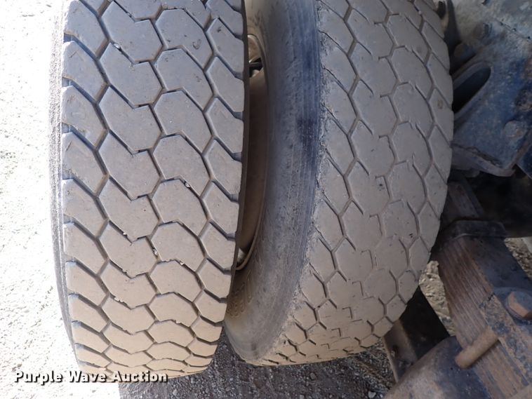 image for item DN2411 1994 Ford LT8000F  dump truck