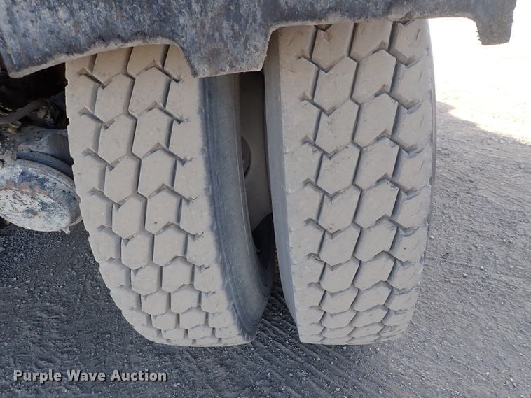 image for item DN2411 1994 Ford LT8000F  dump truck