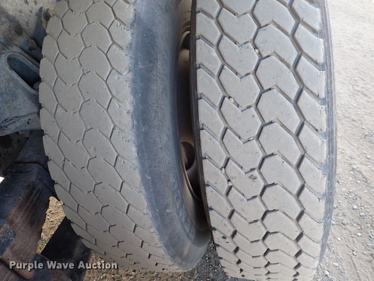 image for item DN2411 1994 Ford LT8000F  dump truck