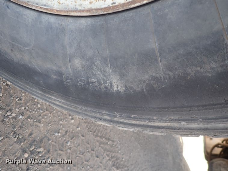 image for item DN2411 1994 Ford LT8000F  dump truck