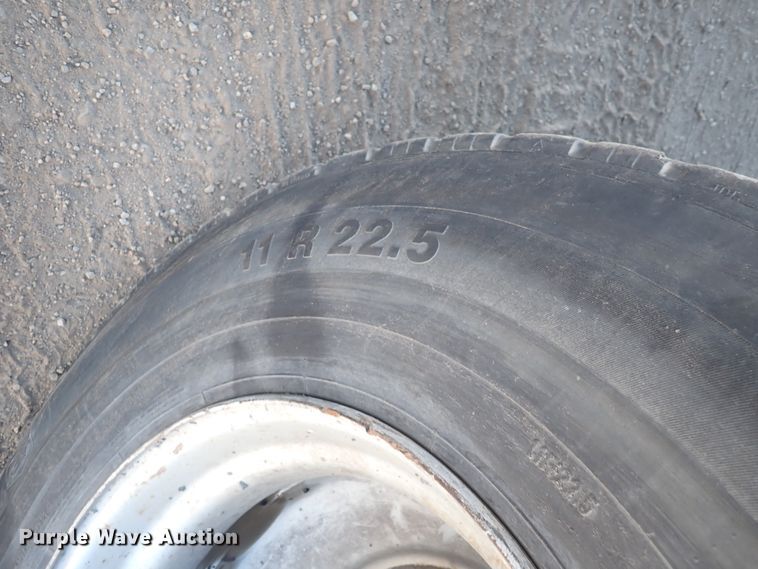 image for item DN2411 1994 Ford LT8000F  dump truck