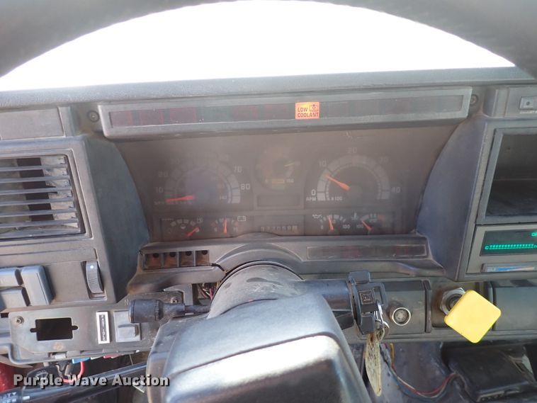 image for item DN2412 1998 Chevrolet C7500  dump truck