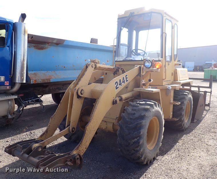 image for item DN2415 1993 John Deere 244E  wheel loader