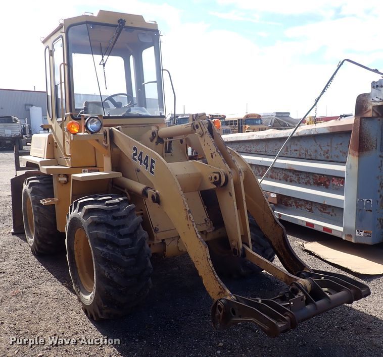 image for item DN2415 1993 John Deere 244E  wheel loader