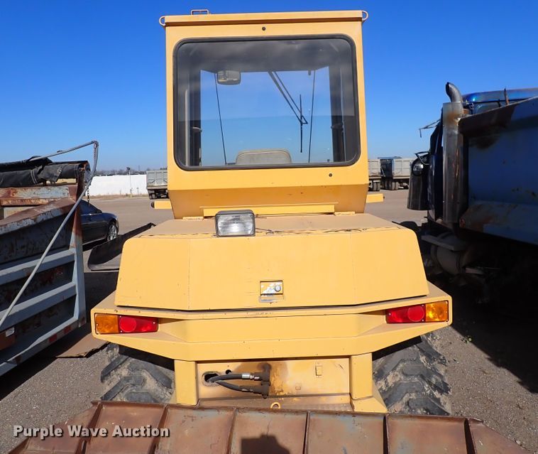 image for item DN2415 1993 John Deere 244E  wheel loader