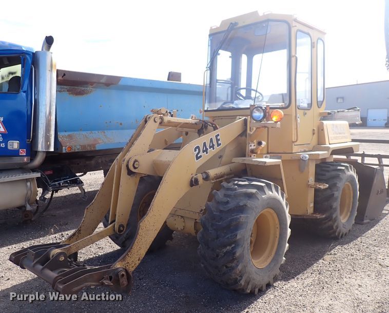 image for item DN2415 1993 John Deere 244E  wheel loader