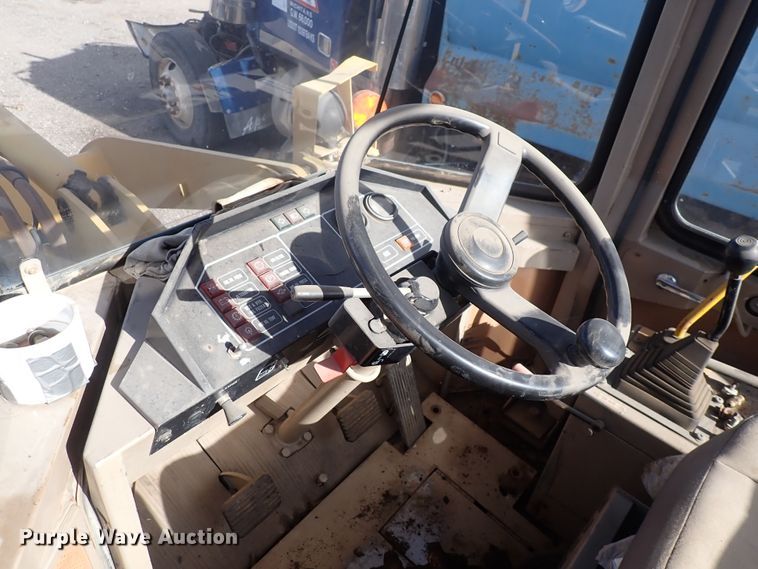 image for item DN2415 1993 John Deere 244E  wheel loader