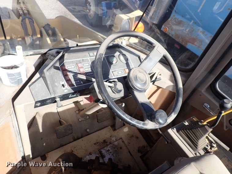 image for item DN2415 1993 John Deere 244E  wheel loader