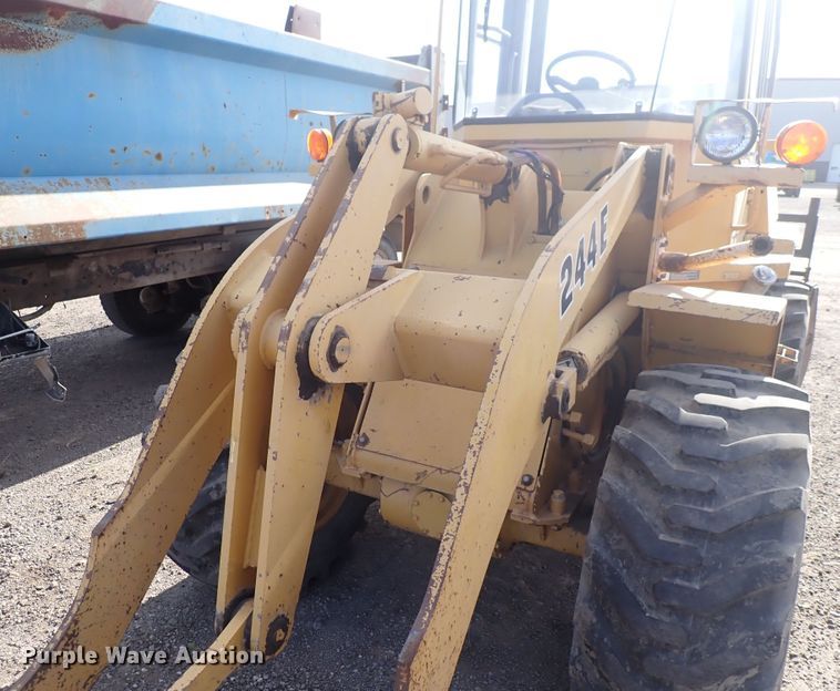 image for item DN2415 1993 John Deere 244E  wheel loader