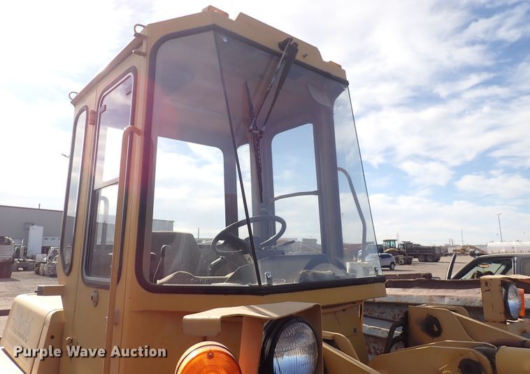 image for item DN2415 1993 John Deere 244E  wheel loader