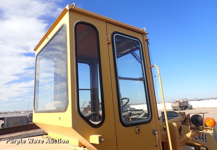 image for item DN2415 1993 John Deere 244E  wheel loader