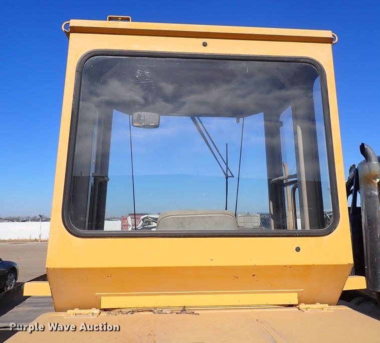 image for item DN2415 1993 John Deere 244E  wheel loader