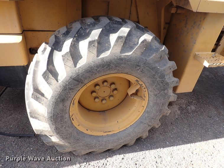 image for item DN2415 1993 John Deere 244E  wheel loader
