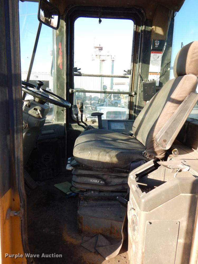 image for item DN2523 1998 Komatsu WA380-3L  wheel loader