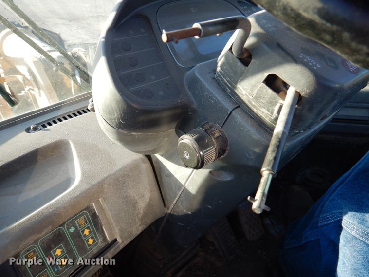 image for item DN2523 1998 Komatsu WA380-3L  wheel loader