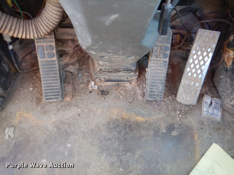 image for item DN2523 1998 Komatsu WA380-3L  wheel loader