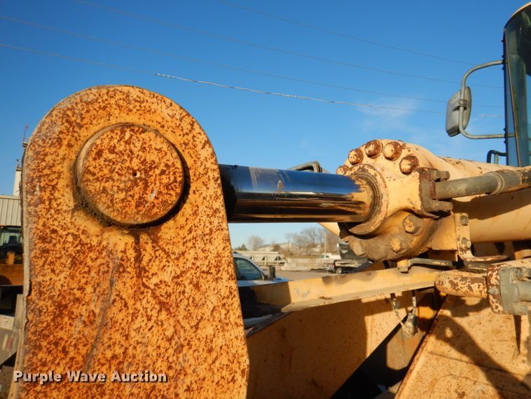 image for item DN2523 1998 Komatsu WA380-3L  wheel loader