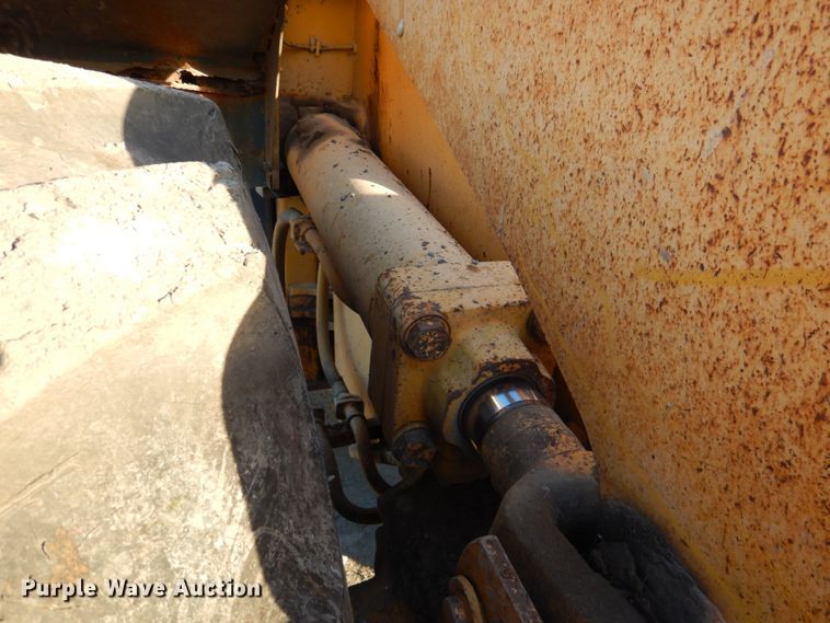 image for item DN2523 1998 Komatsu WA380-3L  wheel loader