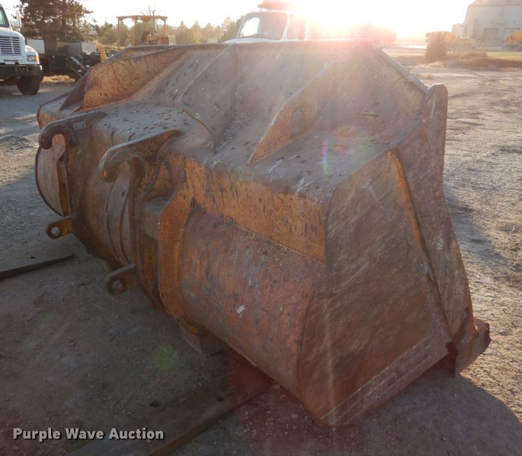 image for item DN2523 1998 Komatsu WA380-3L  wheel loader