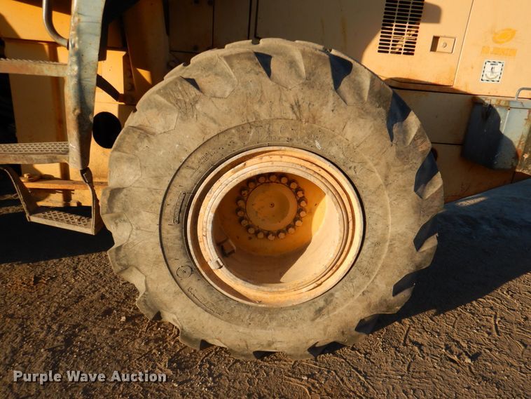 image for item DN2523 1998 Komatsu WA380-3L  wheel loader