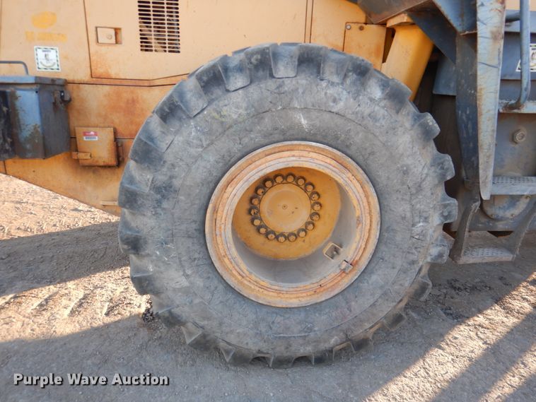 image for item DN2523 1998 Komatsu WA380-3L  wheel loader