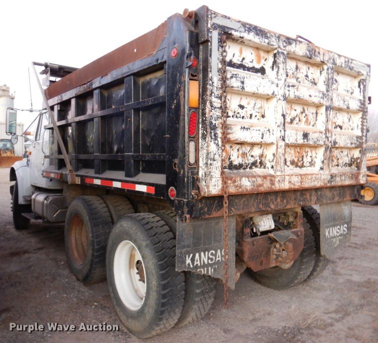 image for item DN2525 2000 International 4900  dump truck