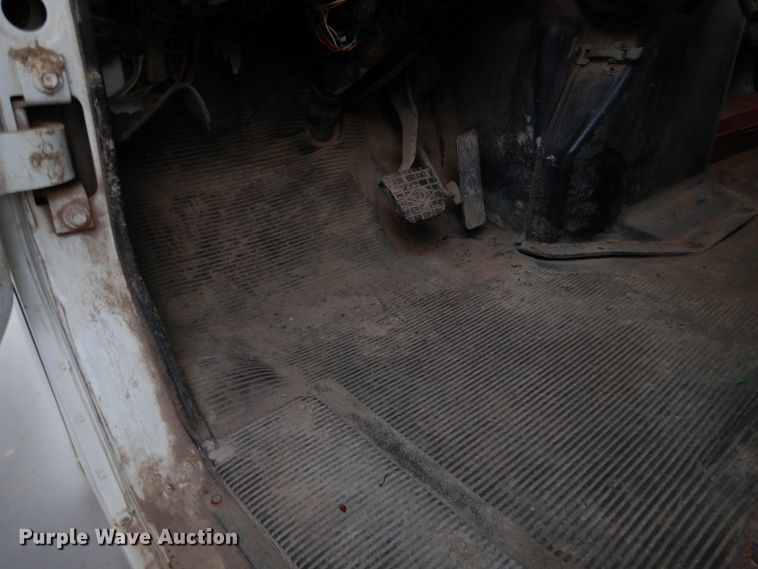 image for item DN2525 2000 International 4900  dump truck