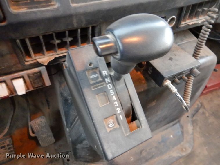 image for item DN2525 2000 International 4900  dump truck